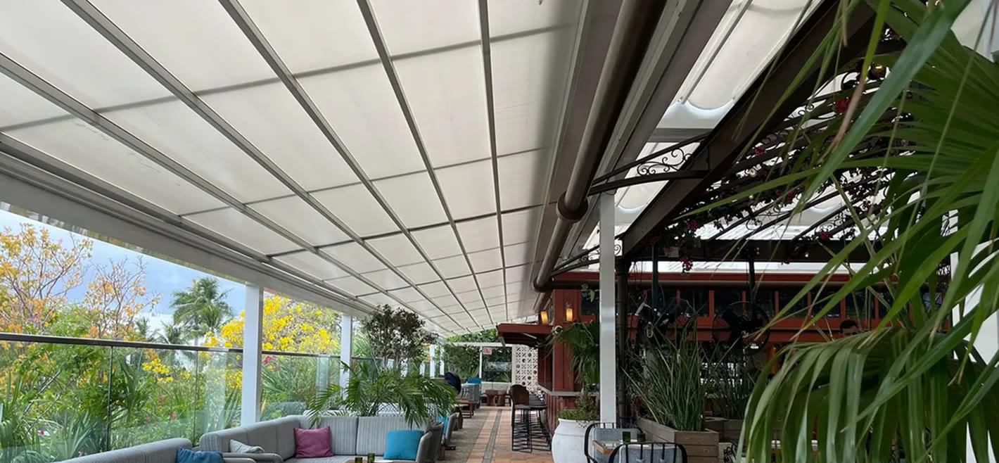 Retractable pergola for commercial hotels and restaurants, Dallas, Fort Worth